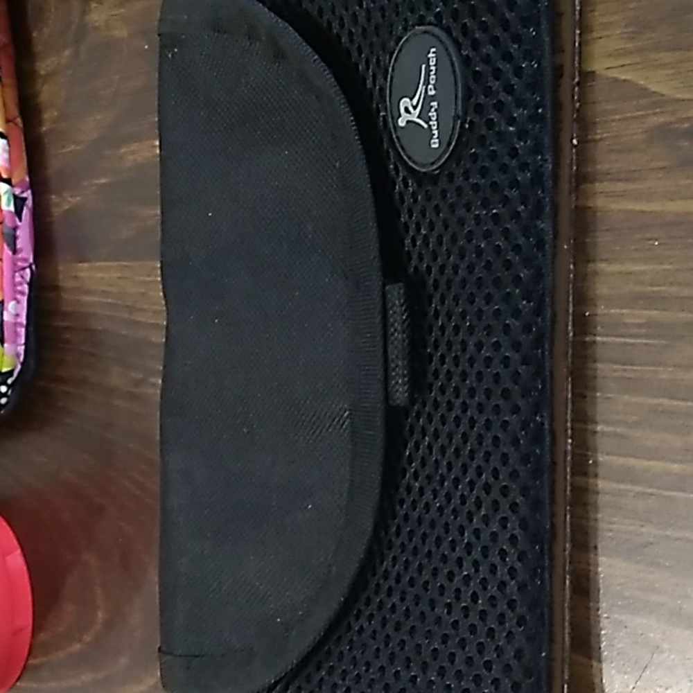 BUDDY POUCH